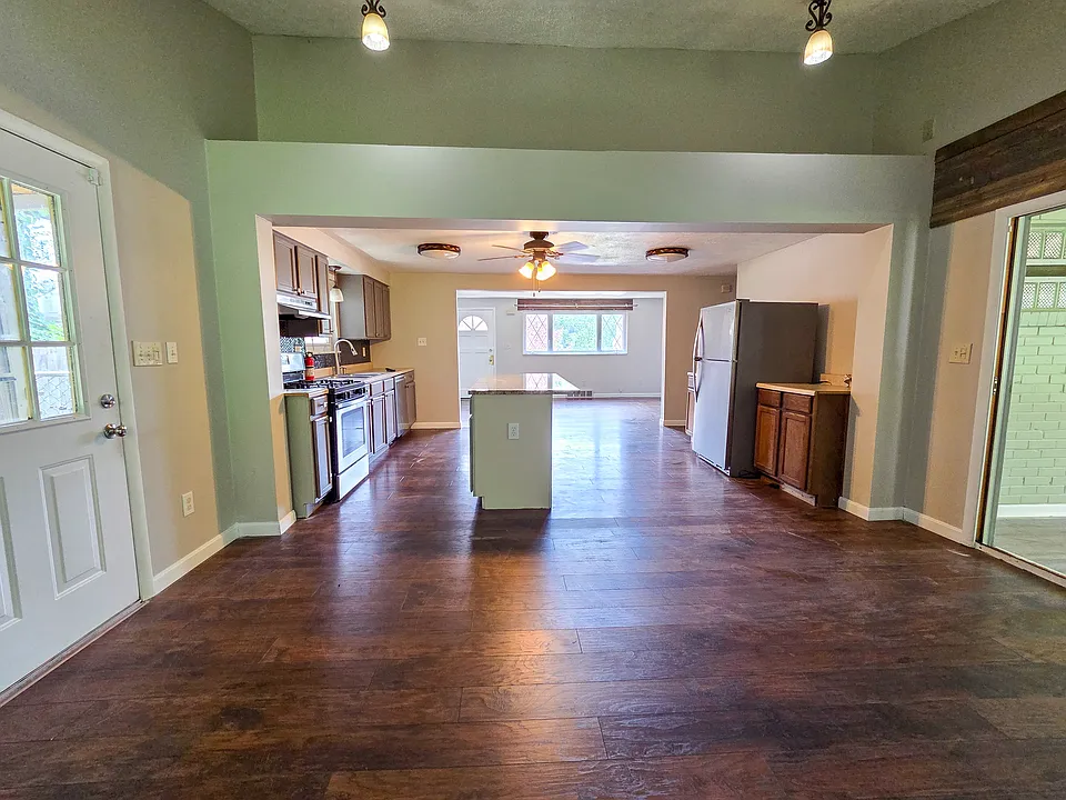 151 Mahoning Dr