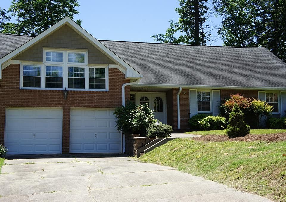 1st image of 2011 Woodlake Dr