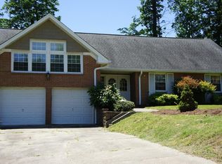2011 Woodlake Dr, Danville, VA 24540