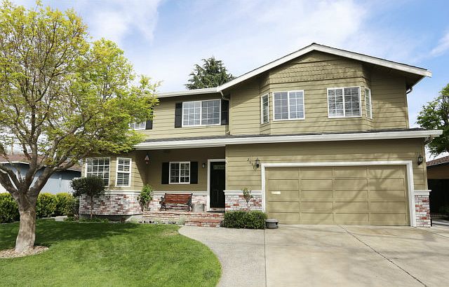1st image of 2647 Donovan Ave