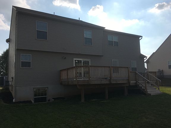 Very large, two-tiered deck