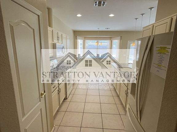 4th image of 6983 S Oxford Ln