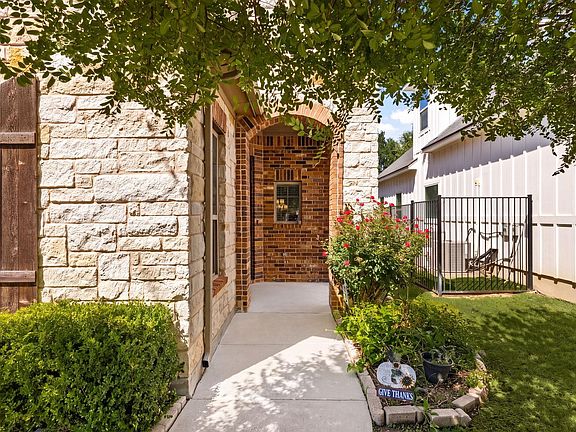 3rd image of 332 Ancient Oak Way