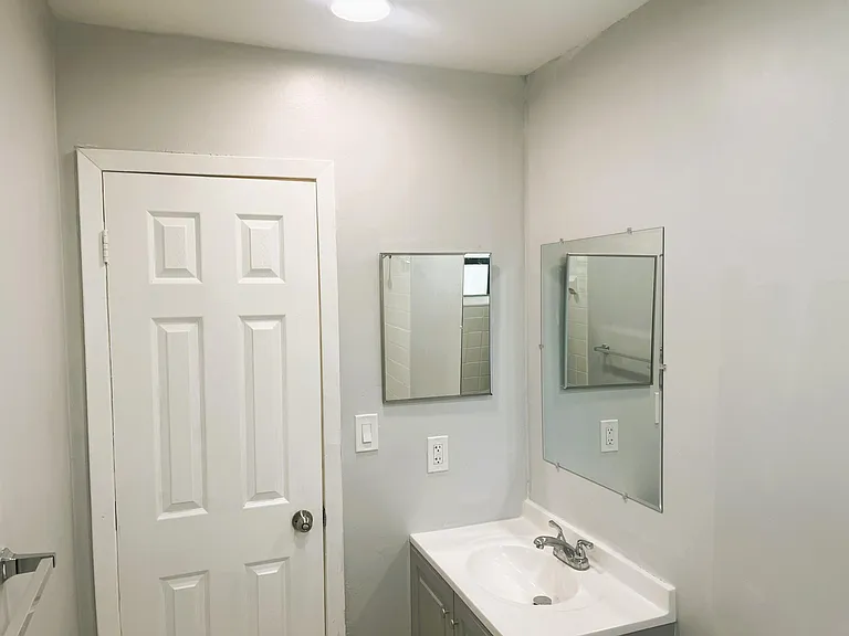 6144 SW 35th St #3 — Photo 10