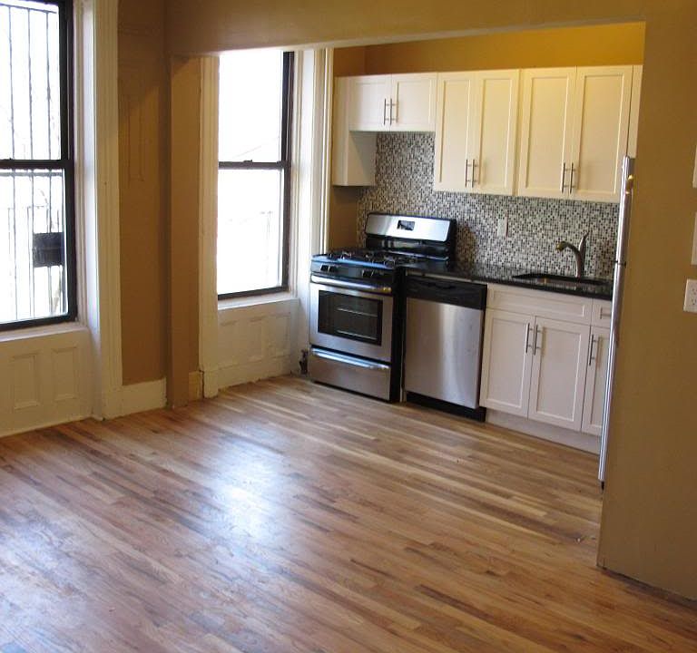 1st image of 33 Vernon Ave APT 3
