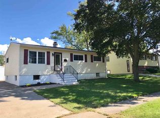 2111 Jebens Ave, Davenport, IA 52804