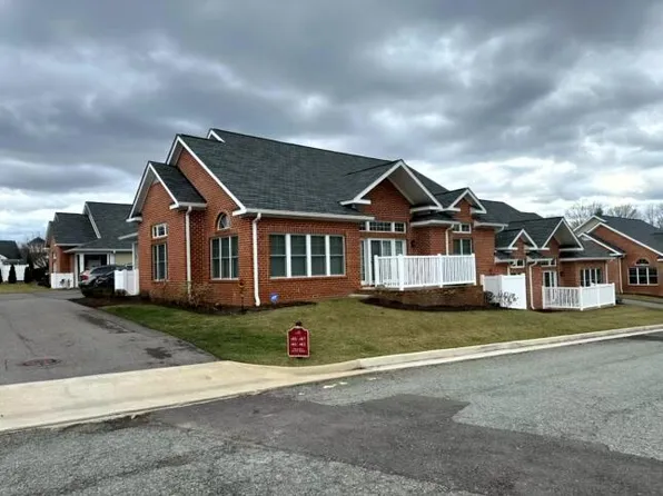 63 Professional Dr, Hardy, VA 24101