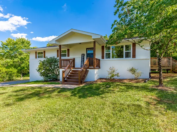 96 Center Dr, Chickamauga, GA 30707