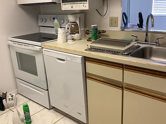 5th image of 643 Seaport Blvd #261