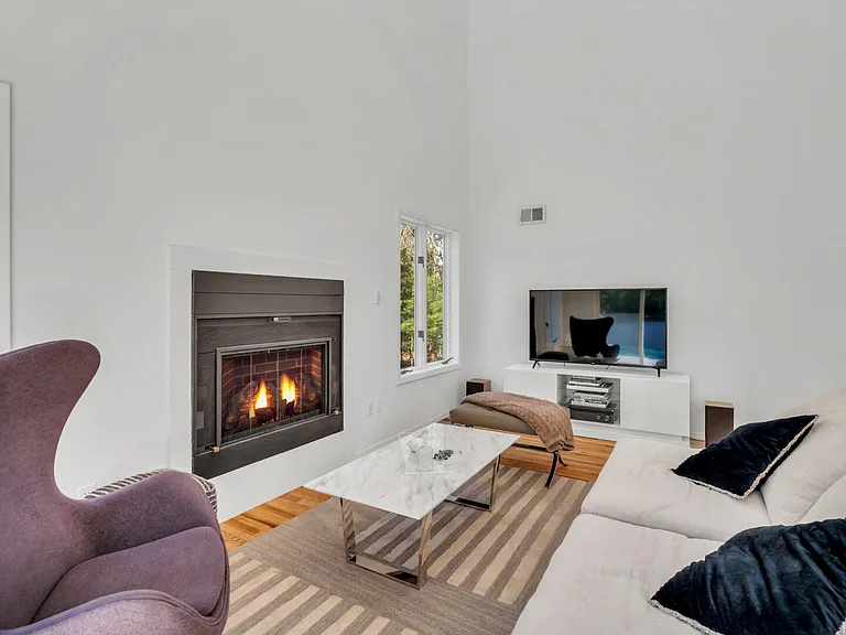 17 Rose Hill Rd — Photo 4