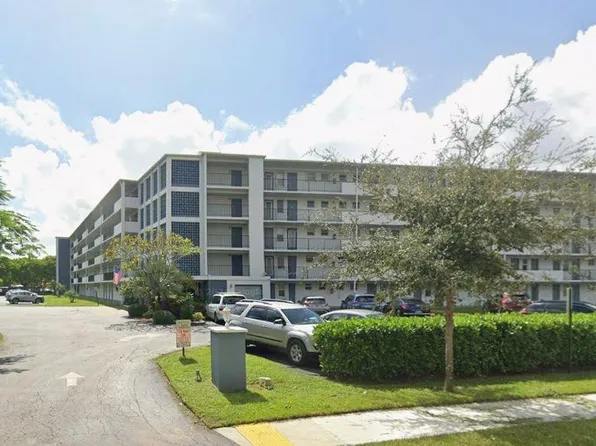 950 Hillcrest Dr, Hollywood, FL