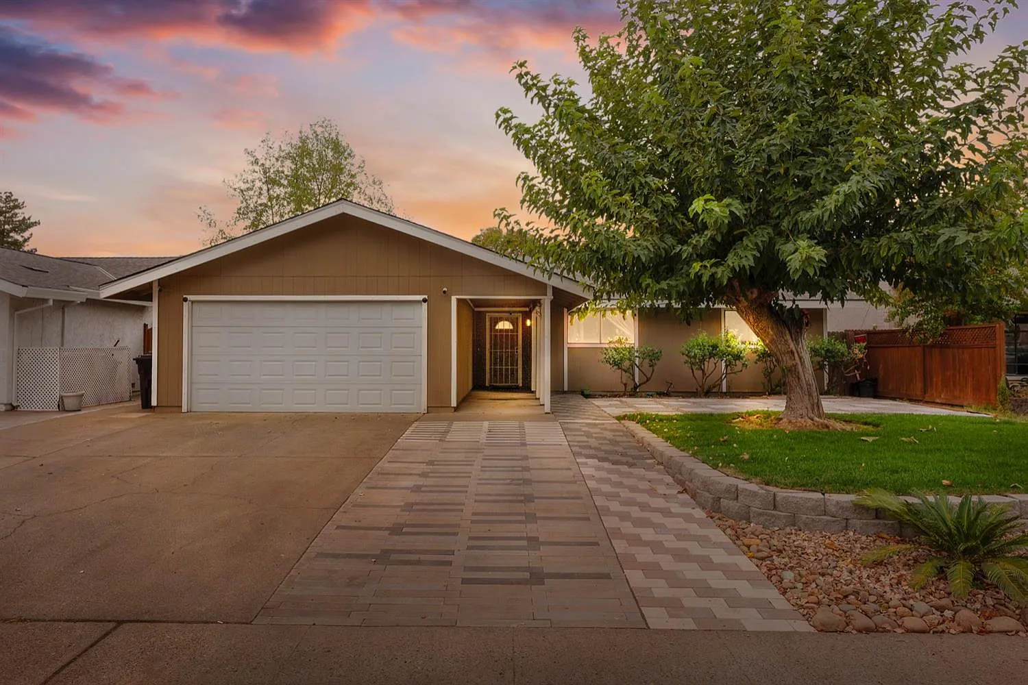 2956 Kachina Way photo 1