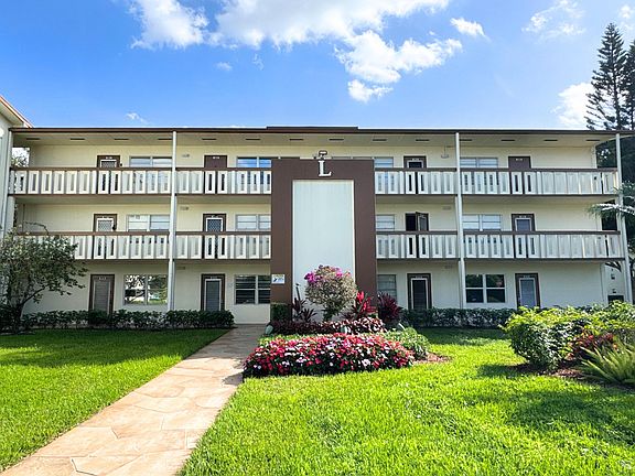 3rd image of 484 Mansfield L