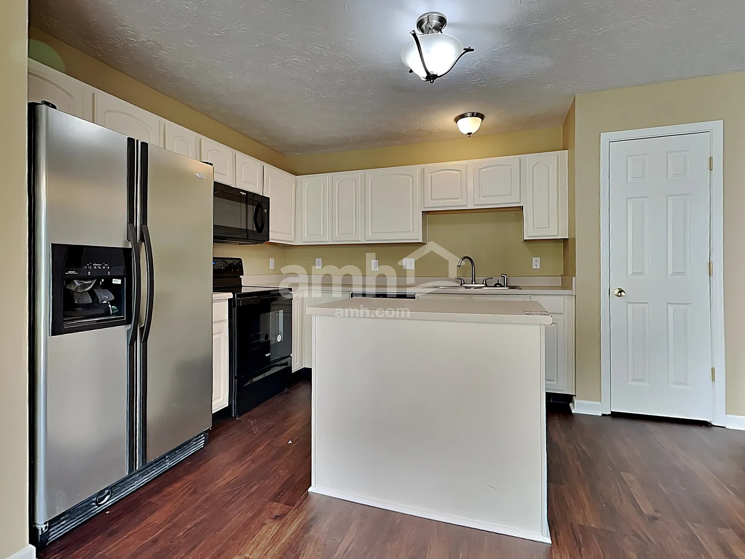 3 bed, 2.0 bath, 1461 sqft, $1,895 — Photo 4