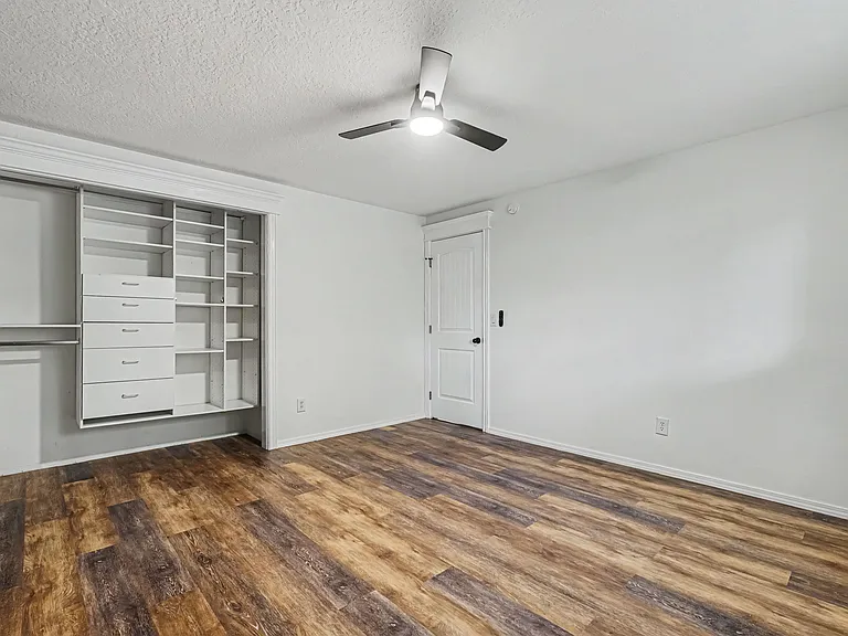 2115 N Courtney Dr — Photo 16