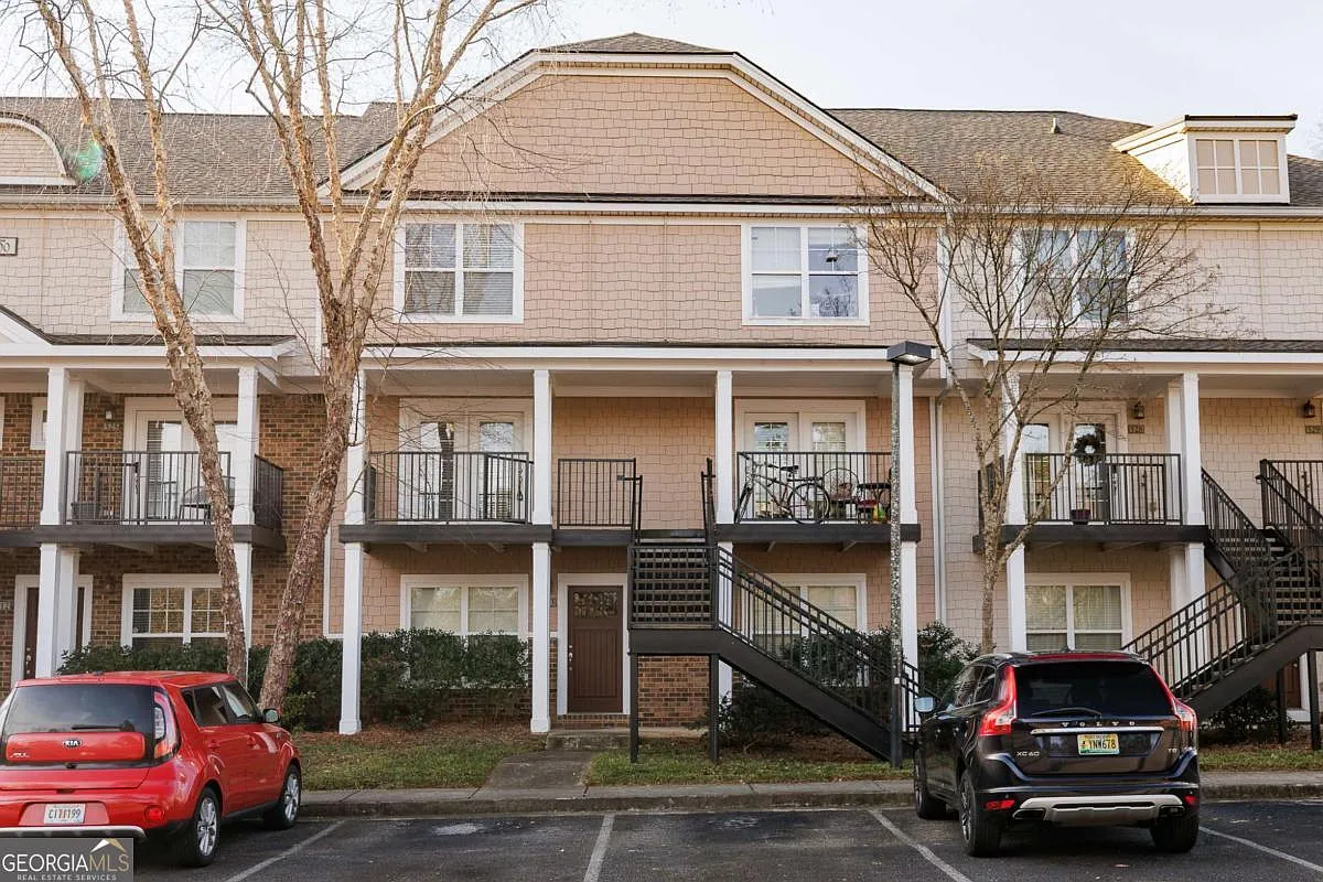 1035 Barnett Shoals Rd APT 526 photo 1