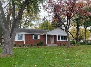 964 Highland Rd, Mundelein, IL 60060