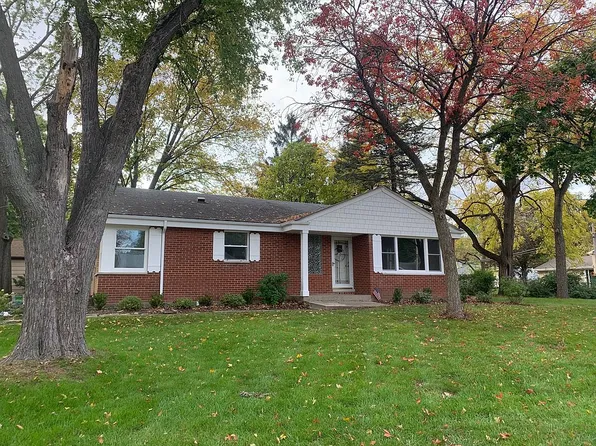 964 Highland Rd, Mundelein, IL 60060