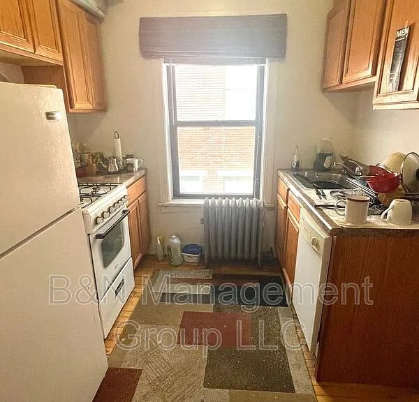 914 W Oakdale Ave #1W — Photo 3