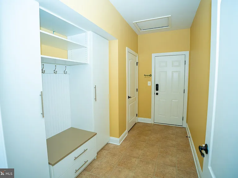 22535 Willington Sq — Photo 24
