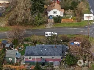 9003 24th Ave SW, Seattle, WA 98106