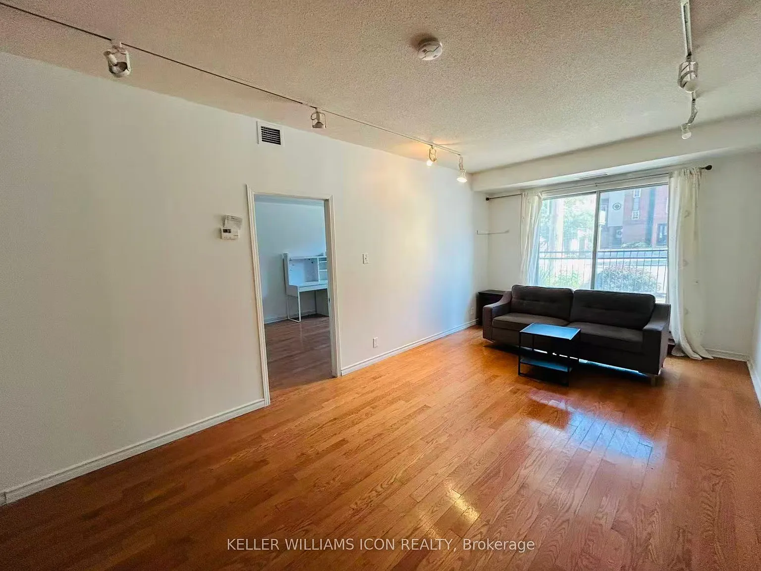 2 bed, $2,400 — Photo 4