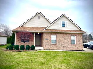 14960 Wildwood Dr, Monroe, MI 48161