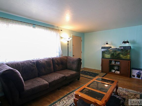 3rd image of 1321 Nixon Ave