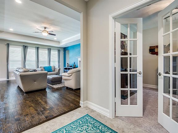3rd image of 6673 Catalina Ln