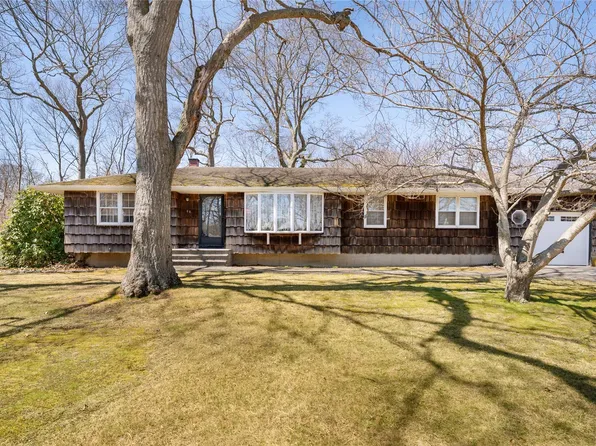 52 Woodbury Road, Farmingville, NY 11738