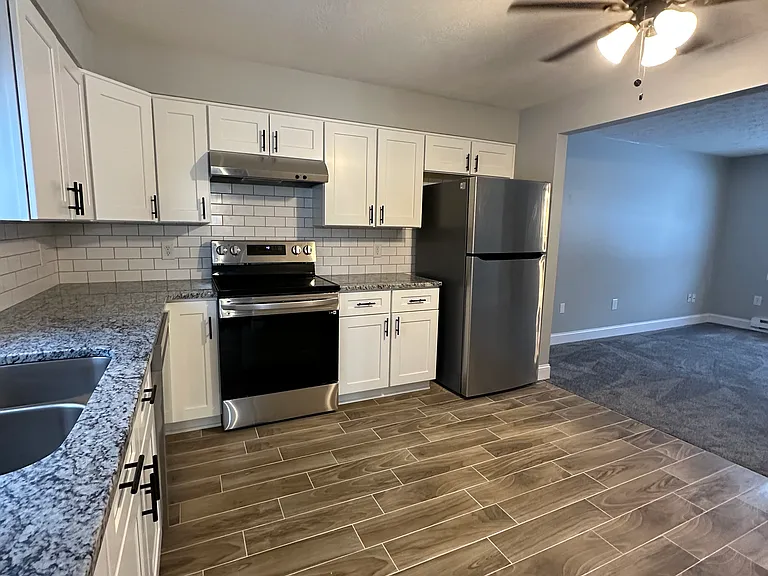 491-493 Pearl St #491 — Photo 4