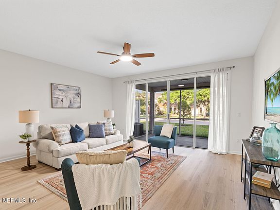 4th image of 4213 CROWNWOOD Drive