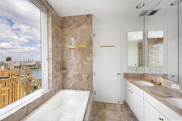 Rented by Town Residential | media 17