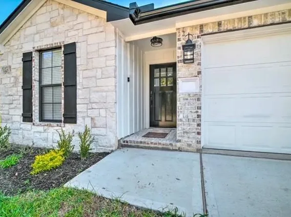 13026 Walden Rd, Montgomery, TX 77356