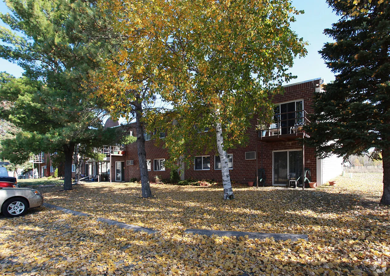 2 bed, 800 sqft, $925 — Photo 2