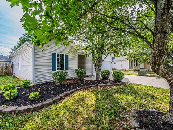 1005 Overboard Ct, Bowling Green, KY 42103