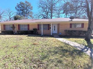406 Englewood Dr, Lufkin, TX 75901