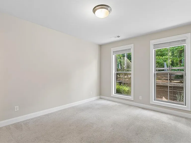 857 Constellation Dr — Photo 35