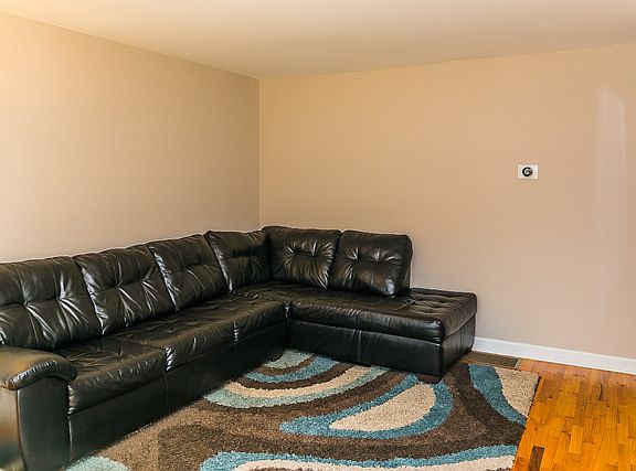 4th image of 18W164 Lowell Ln