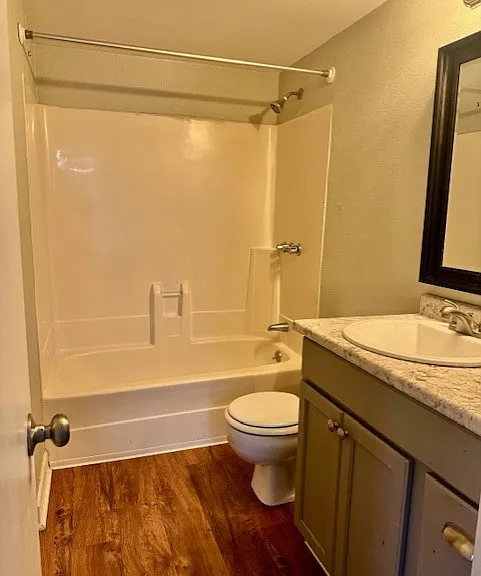 912 Bathroom