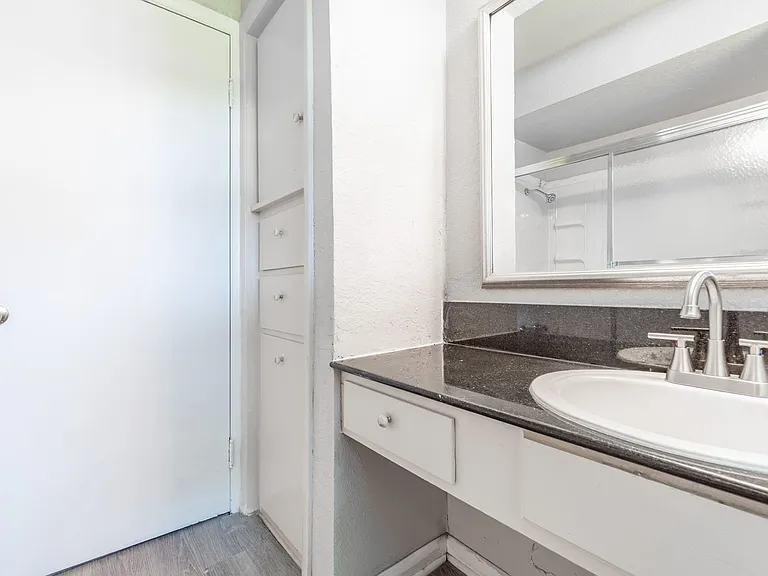 3806 Armour Ave — Photo 13