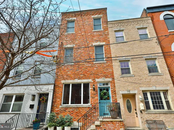 704 S Hutchinson St, Philadelphia, PA 19147