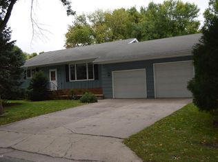 1908 5th St SW, Willmar, MN 56201