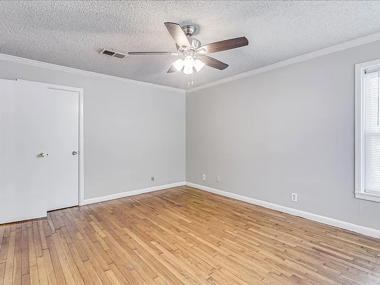 6046 Hugo Dr — Photo 20