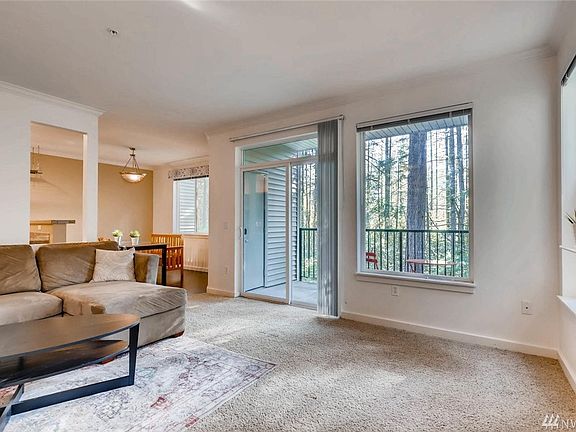 5th image of 25025 SE Klahanie Blvd #204