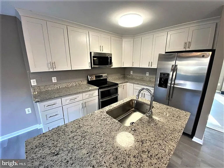 6183 Wellington Commons Dr — Photo 5