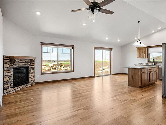 2nd image of S4676 Erickson LANE