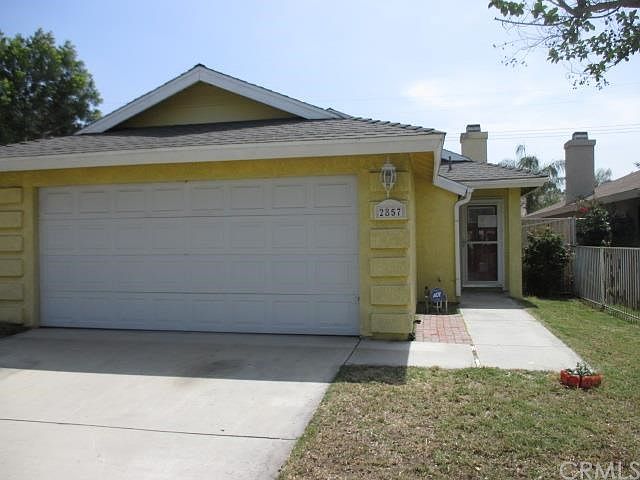 1st image of 2857 Acacia Ave