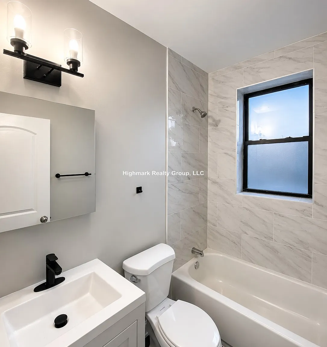 2 bed, 1.0 bath, $2,100 — Photo 3