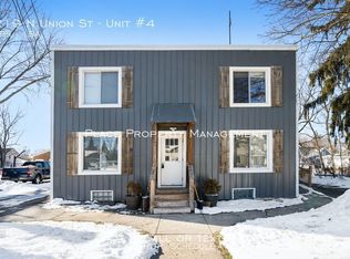 219 N Union St APT 4, Sparta, MI 49345